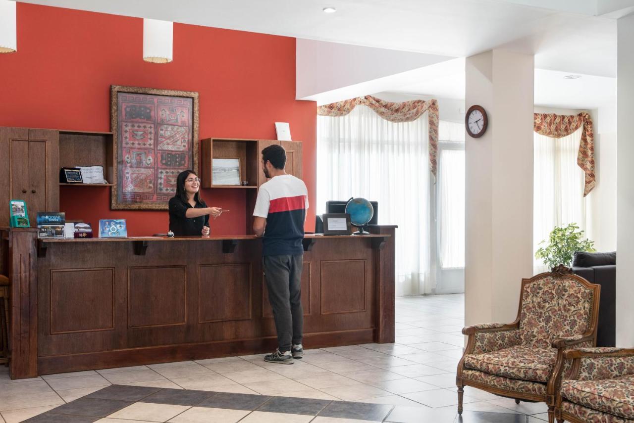 Hotel Amado エル・カラファテ エクステリア 写真